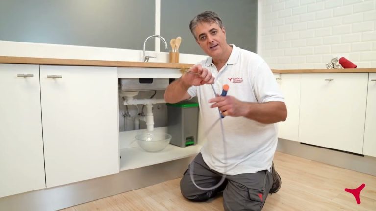 Soluciones Efectivas para Atascos en Fregaderos de Hosteler&iacute;a